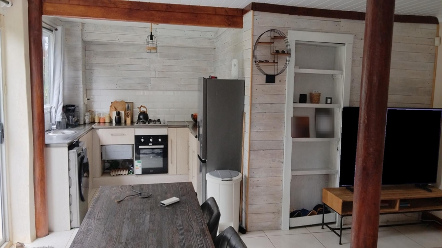 2 Bedroom Property for Sale in Hickmans River Eastern Cape